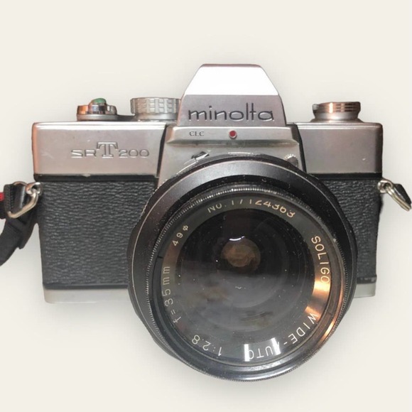 Vintage 1970s Minolta SRT 200 with Soligor Wide Auto Lens - Picture 1 of 8
